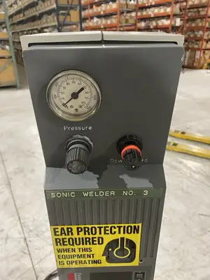 Used BRANSON Integrated Ultrasonic Welder 200/245VAC Input 14A Ultrasonic Welders Michigan US | Maverick Industrial Sales #1398026