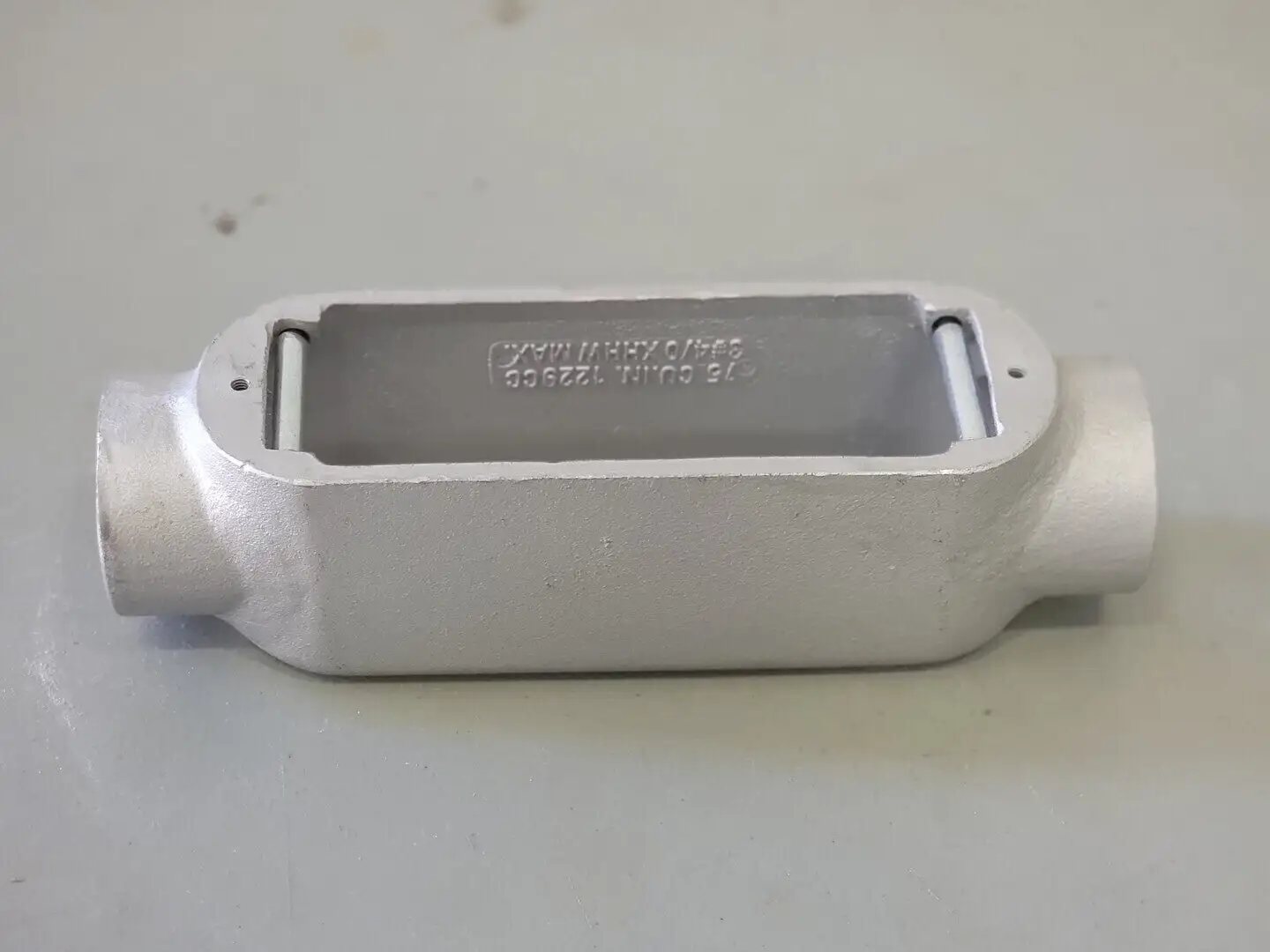 2'' C Conduit Outlet Body 75 CU.IN.