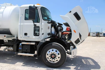 New | in-Stock 2027 MACK MD7 Septic/Sewer/Vacuum Trucks Texas US | Roll Off Truck World #1491897