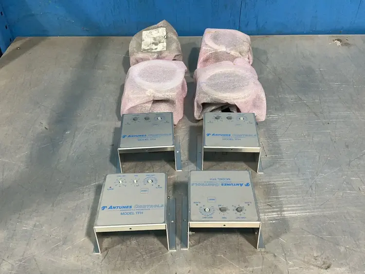 Used ANTUNES CONTROLS 8503130033 Temperature Controls Ohio US | HGR 24 #1411400