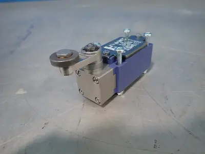 NEW TELEMECANIQUE XCKJD