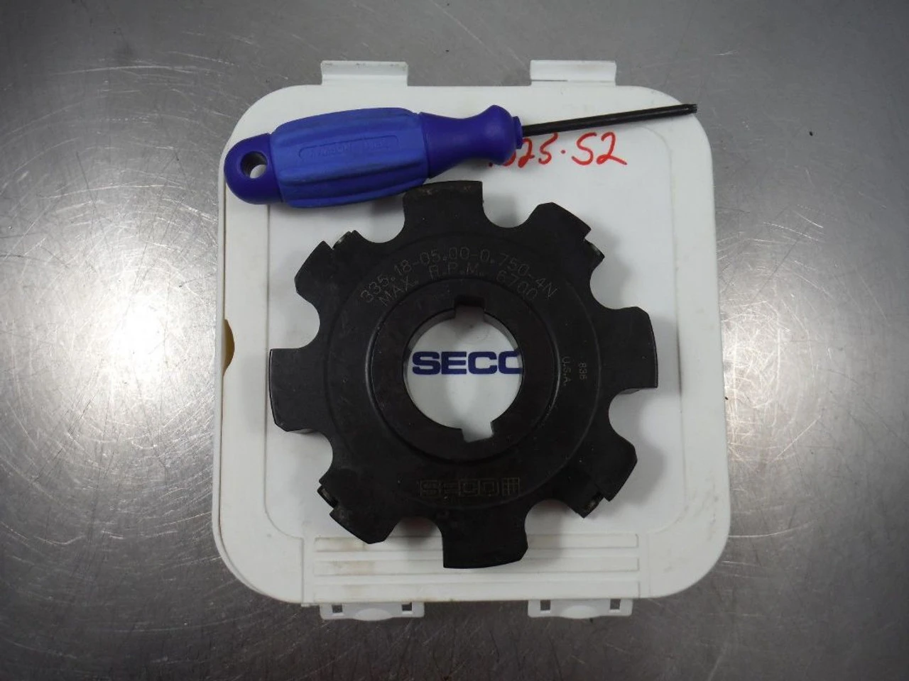 Seco Indexable Slot Milling Cutter 1.5" Arbor 33518 0500 0750 4N (LOC2049A)