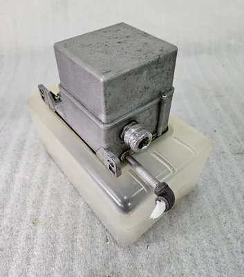 SHOWA LCB4 8210 Lubrication Pumps | Great American Equipment Company (2)