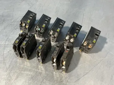 Used SQUARE D _UNKNOWN_ Circuit Breakers Ohio US | HGR 24 #1508127