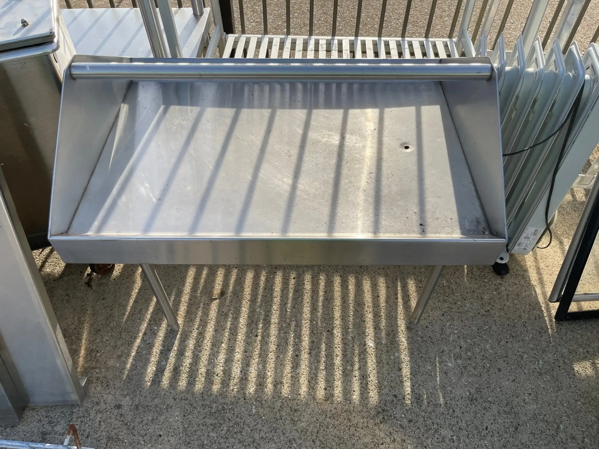 Used Falcon Restaurant Supply Used 32" Stainless Steel Dish table Sorting Table - SS256 Dishtables Illinois US | Falcon Restaurant Supply #1375875