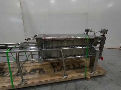 APV 24" x 24" Filtres à plaque et cadre | Perry Equipment (4)