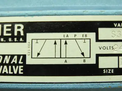 Honeywell Skinner S3R0AGLX Directional Control Valve 5-Way 2 Pos 240VAC 150 PSI