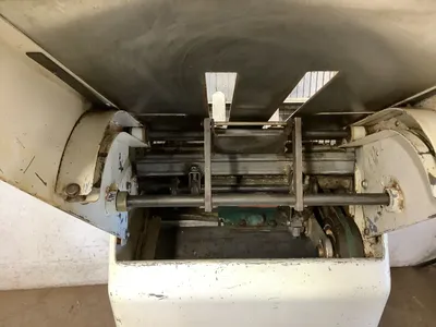 152-0546 Oliver 797 Bread Slicer