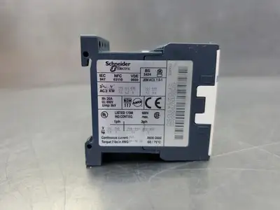 Schneider Electric LC1K0601F7 120-600V AC Contactor. 4B-35
