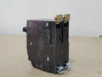Used SQUARE D QOB240 Switchgears British Columbia CA | Lenmark #239678