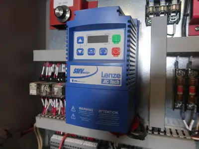 Lenze 3 hp 575 volt VFD with control box