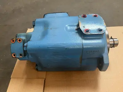 Used VICKERS 4520V-60A14-1DD20-282 Pumps | Surplus Asset Holdings #1206223