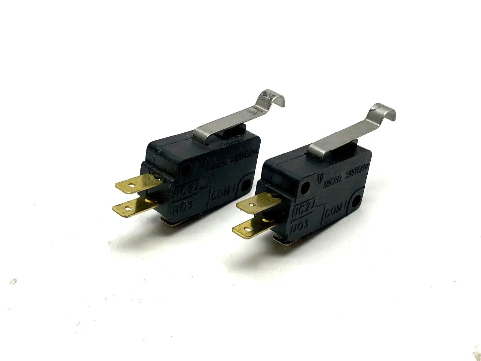 V7-7B19D8-263 MX | Honeywell Micro Switch  Basic Switch Miniature SPDT 15A LOT OF 2 - Used