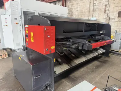 USED 2003 AMADA M3060