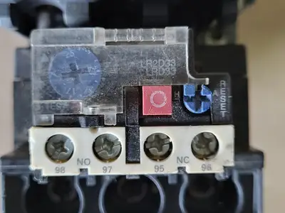 USED SCHNEIDER ELECTRIC LC1D4011