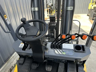 New | in-Stock CASTLE LP5000 Liquid Propane Forklifts Michigan US | KD Equipment Sales #1548817