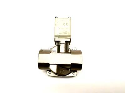 VXD252MZ2CG | SMC  Pilot Operated 2-Port Solenoid Valve 20mm Orifice 110VAC - Used