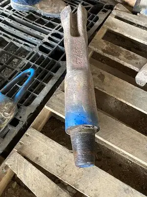 Used AFTERMARKET 5-1/2" X 25" CABLE TOOL CHISEL BIT Drills Pennsylvania US | East West Machinery & Drilling #1417232