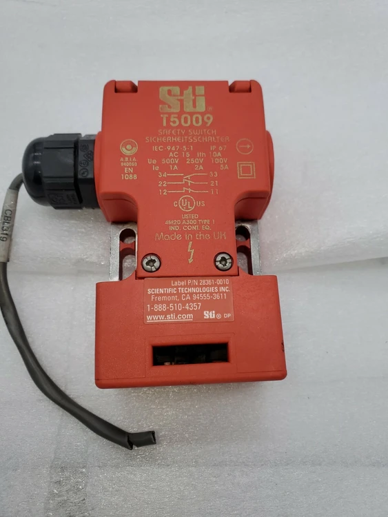 Used SCIENTIFIC ELECTRIC T5009 Universal Toungue-Operated Safety Interlock PLC Processors Arizona US | ASSET CONVERSION SPECIALISTS, INC. #310793