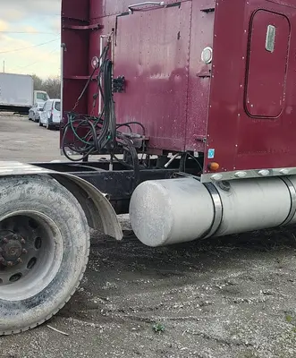 Used 2005 FREIGHTLINER FLD132 CLASSIC XL Conventional trucks Michigan US | Proxy Equipment #1425974