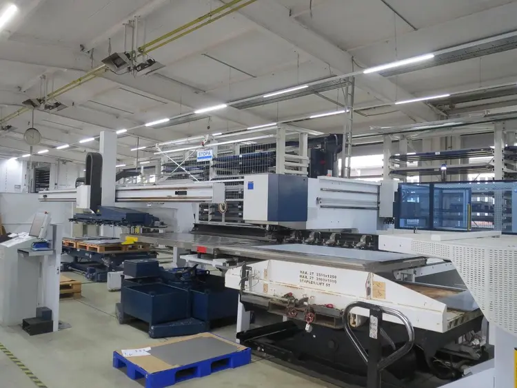 Used 2017 TRUMPF TRUPUNCH 5000 Turret Punches DE | UCY Industrial GmbH #441003