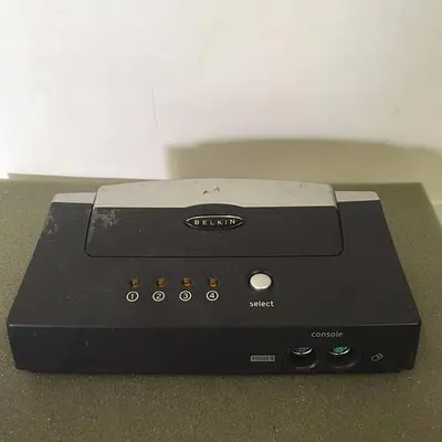 BELKIN OMNIVIEW E SERIES F1DB104P