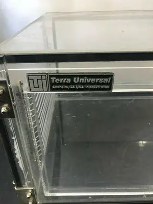 TERRA UNIVERSAL 23''x17''x12'' DESICCATOR