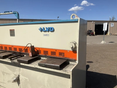1993 LVD hydraulic shear model JS-C-25/10, 460 volt 3 phase electric, max 10’ wide cut, 39” max back...
