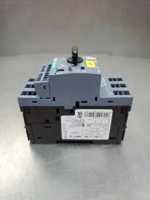 USED Siemens 3RV2011-1DA25 SIRIUS Circuit Breaker.