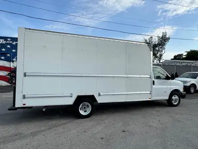 Used 2019 GMC SAVANA CUTAWAY Box trucks Florida US | Truck and Van Outlet #1509156