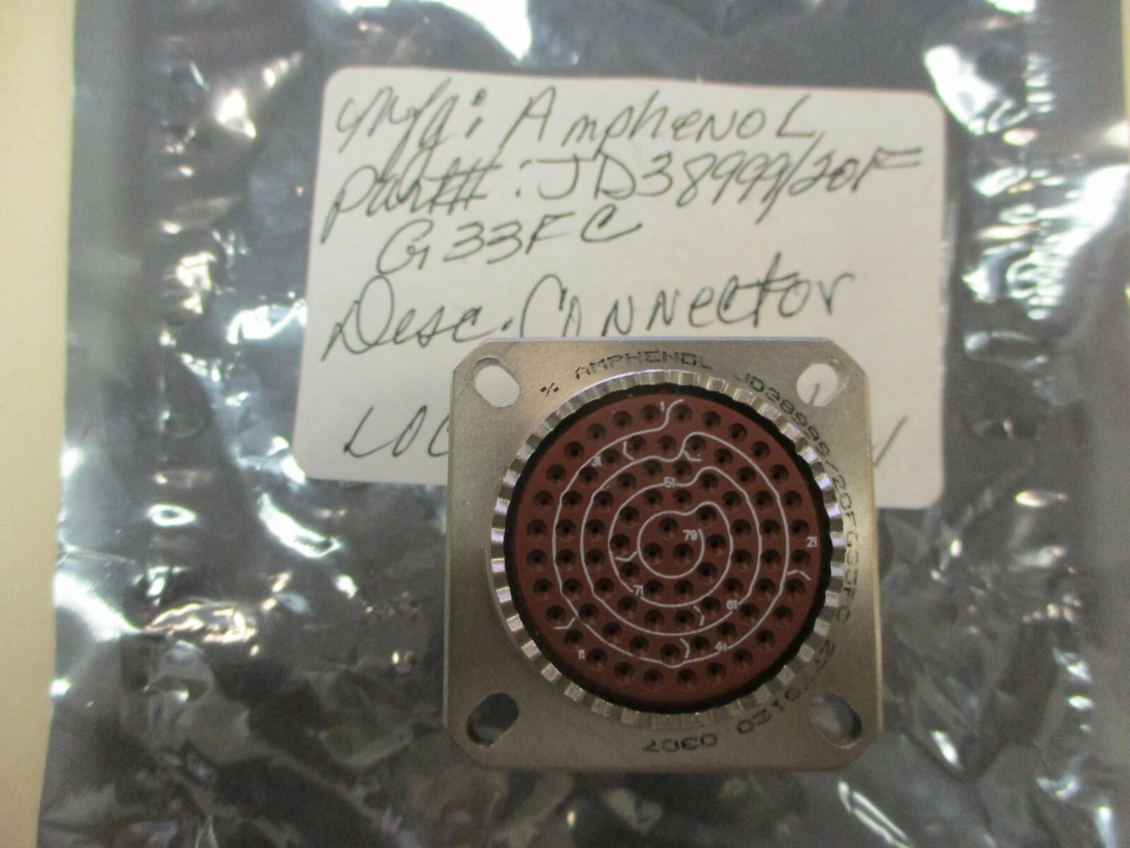 NEW Amphenol JD38999/20FG33FC