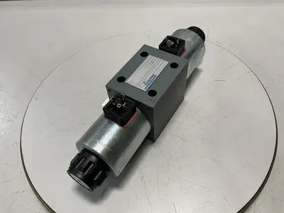 USED REXROTH 4WE10E67/32/CG24N9Z4/T08