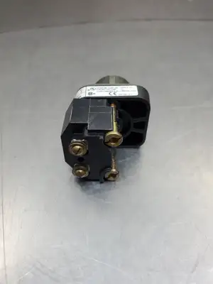 Used Allen-Bradley 800T-P16 Ser T Pilot Light, 120VAC, 50/60Hz Electrical Controls South Carolina US | Palmetto Automation #1512171