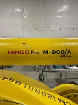 USED FANUC M-900IA 260L