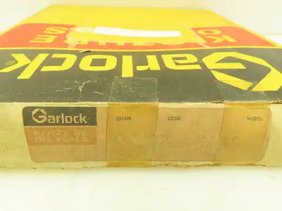 Garlock Klozure 23 3435 2- Split Oil Seals 6.50 in Shaft, 8.0 in OD, 0.750 in W
