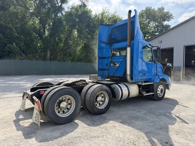Used 2013 VOLVO VNL Conventional trucks Indiana US | Miedema Asset Management Group #1414619