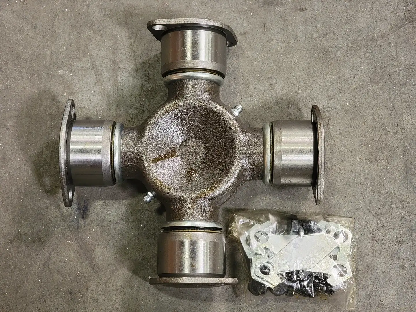NEW DANA 15-407X
