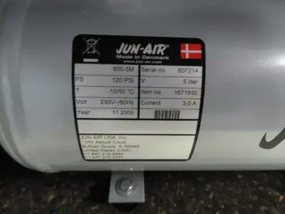 Jun-Air 600-5M Oilless Compressor Vacuum Pump 5L .67Hp 230V 120PSI Quiet Cabinet