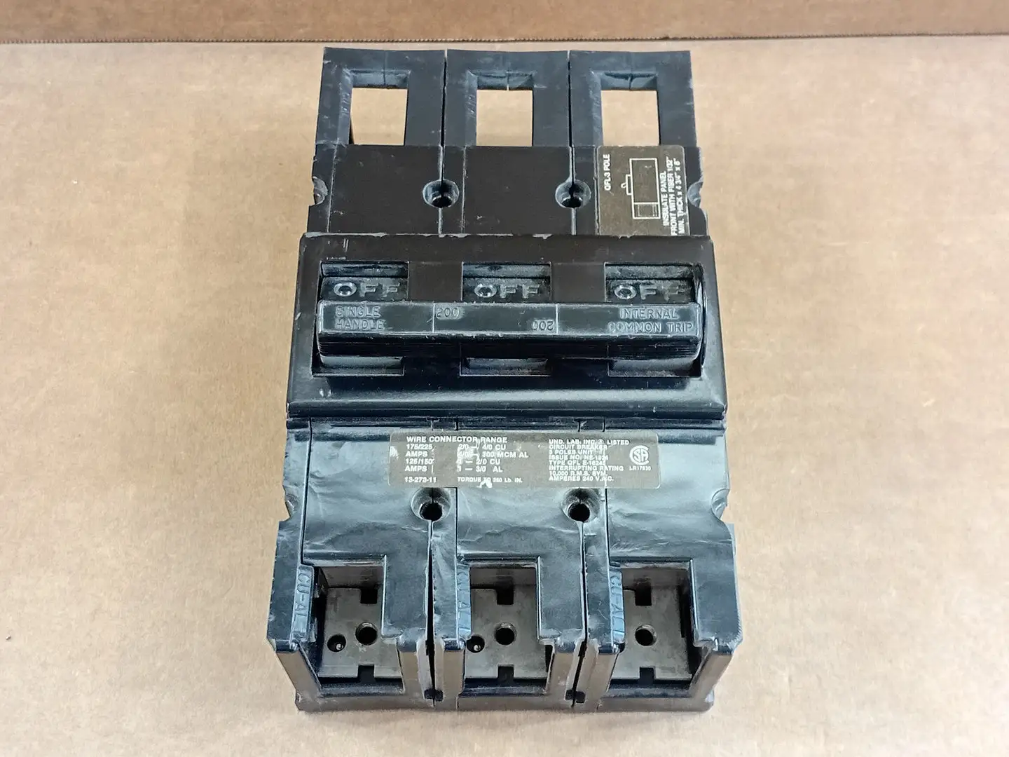 Used COMMANDER QFL3200 Switchgears British Columbia CA | Lenmark #1432120