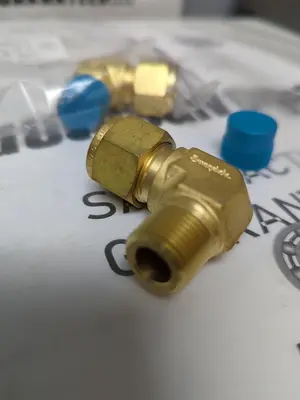New | in-Stock SWAGELOK B-810-2-6 Valves/Fittings | Surplus Asset Holdings #1219227