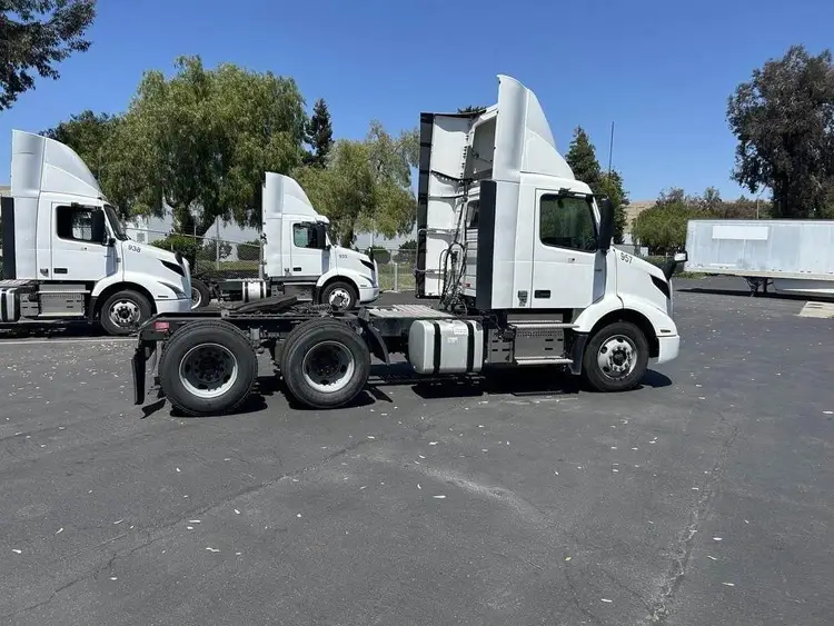 Used 2022 VOLVO VNR64T300 Conventional trucks California US | Ben Kaplan Equipment #1284794