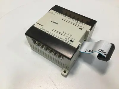 USED OMRON CPM1A-20EDR1