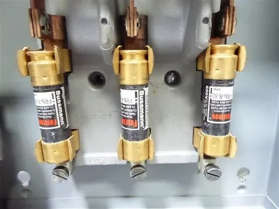 Cutler Hammer 4143H442 Type D Fusible Safety Switch 60 Amps 240VAC Used