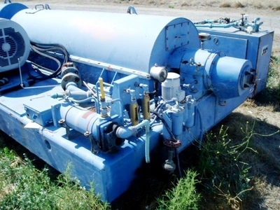 Humboldt B3-3 decanter centrifuge, CS.