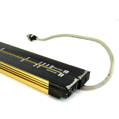 USED OMRON F3SJ-A0700P25