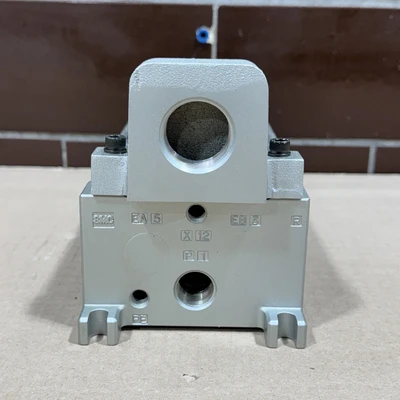 NEW SMC VV5FS4-10-051-03-CD