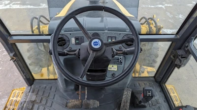 USED NEW HOLLAND 675E