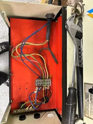 USED 1995 TAKUMI V15A