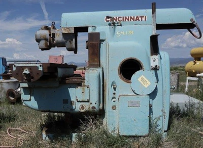 USED CINCINNATI MILLING MACHINE