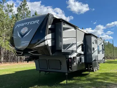 Used 2020 KEYSTONE RAPTOR 415 RP41520 Campers, Caravans, Motorhomes Florida US | Proxy Equipment #1426022